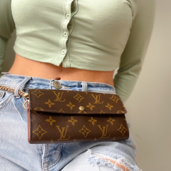 🍒✨Authentic Louis Vuitton wallet on chain 🍒✨ - Picture 9 of 16
